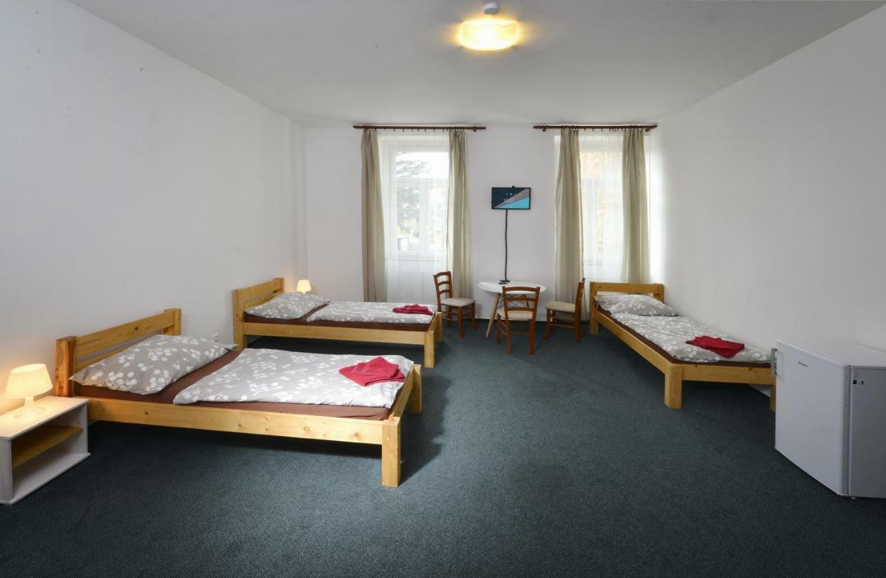 Penzion Pivovar Podlesi Pribram Luaran gambar